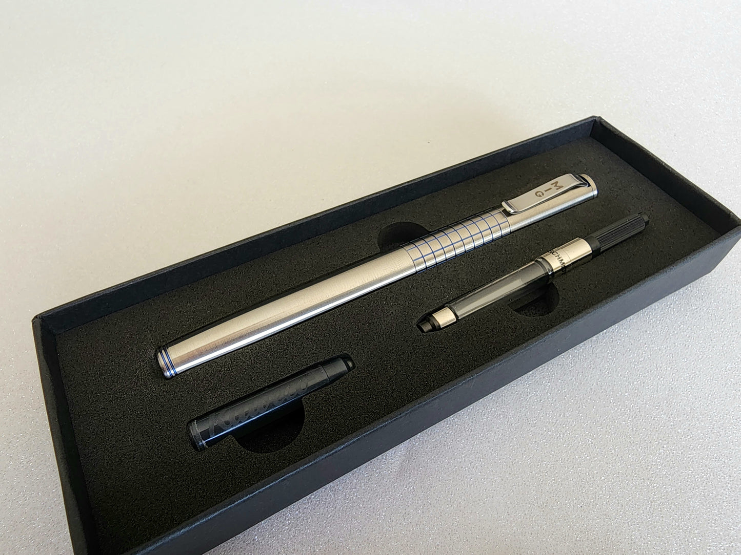 MIG Fountain Pen (Titanium) - Blue Grid