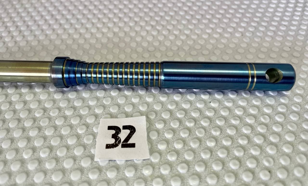 Spike #32 (Titanium)